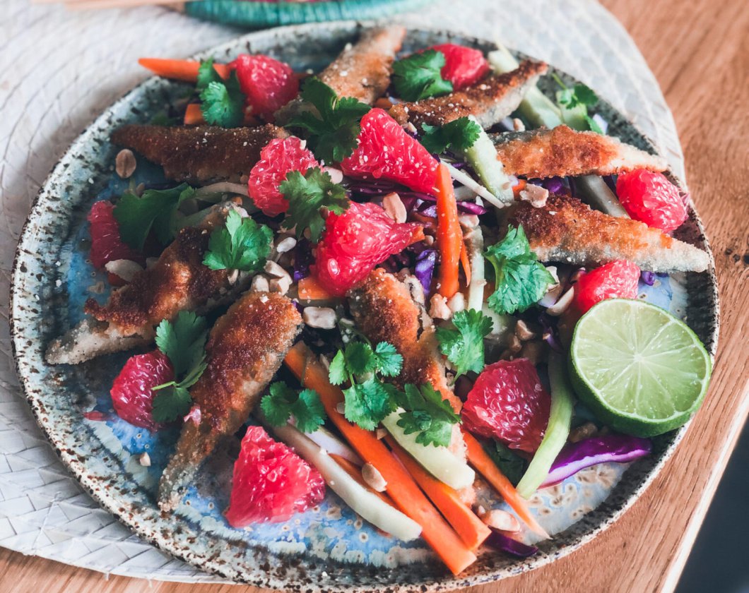 Sprotten-Salat nach asiatischer Art