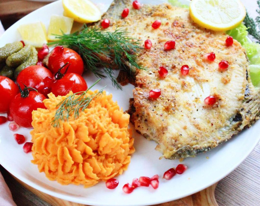Gebratener Steinbutt in Walnussteig mit cremigem Süßkartoffelpüree