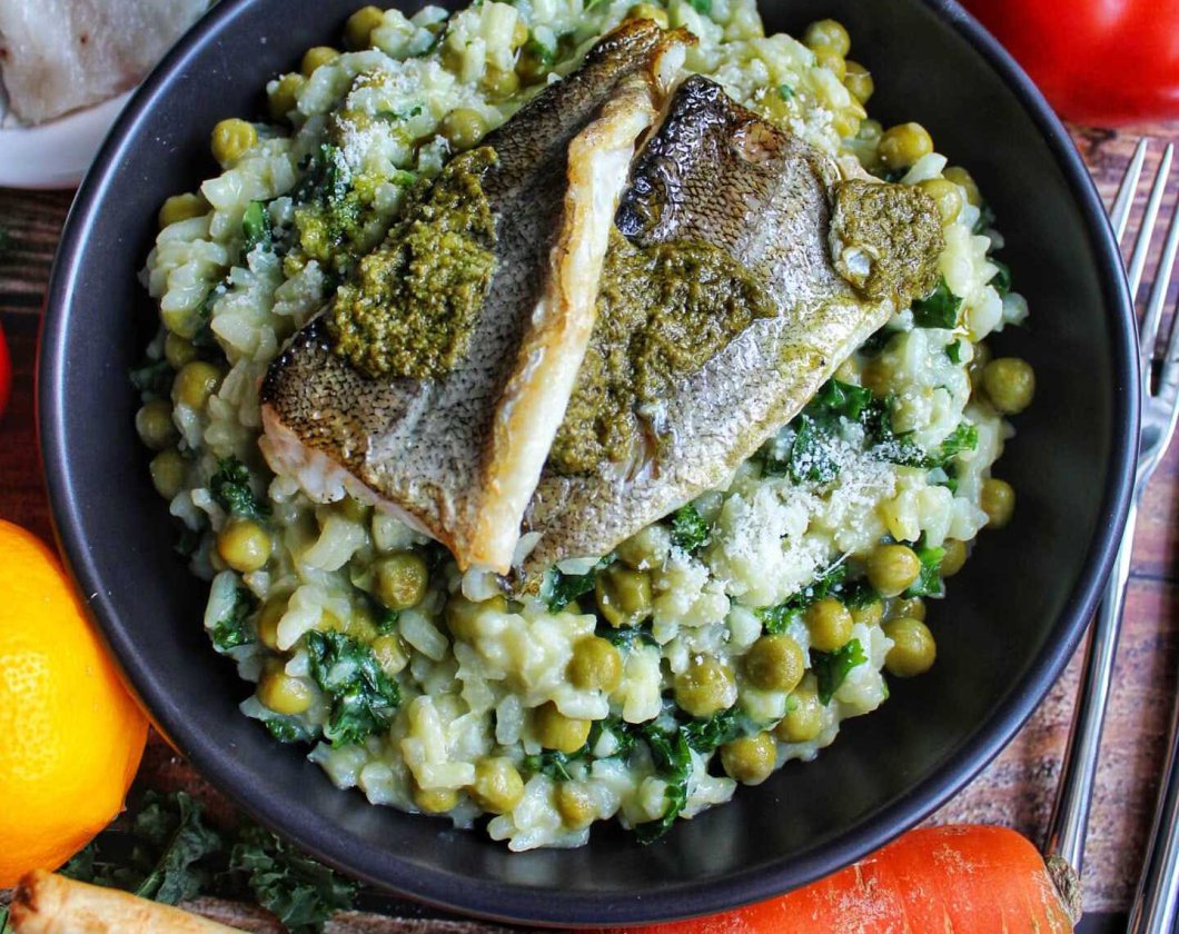 Dorsch auf Risotto mit Erbsen und Grünkohl