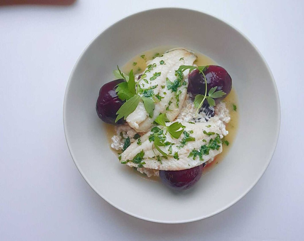 Baltischer Steinbutt mit Butter gestrichen mit Liebstöckel und Wein