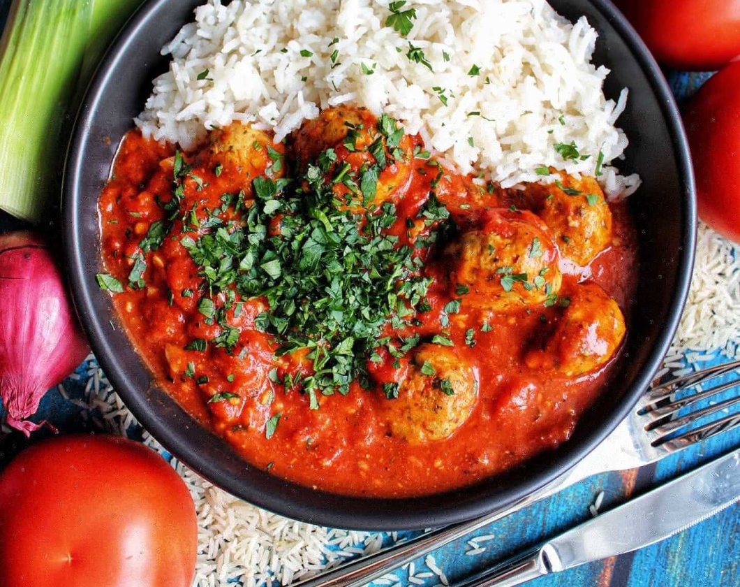 Steinbutklößchen in Tomatensauce