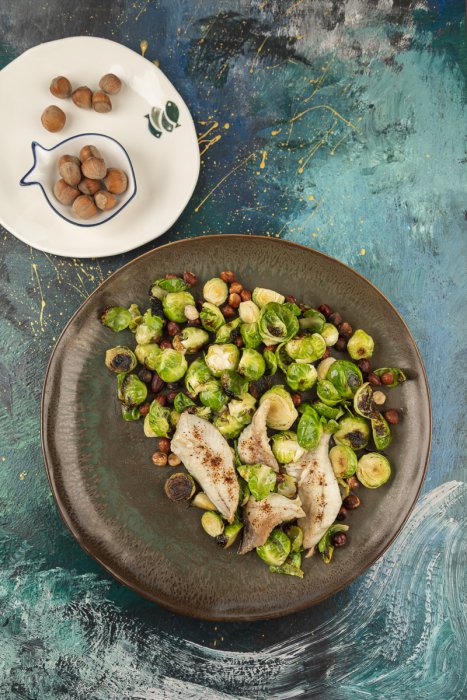 Steinbutt mit Rosenkohl und Haselnüssen